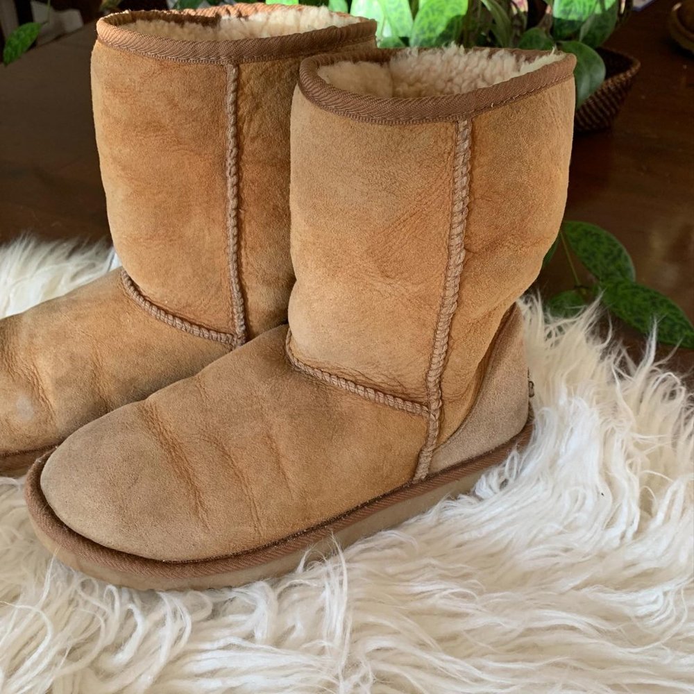 UGG Classic Short Genuine Suede Shearling  Boot